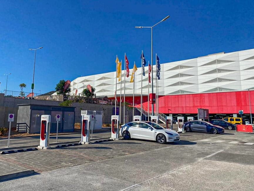 Expansão dos Superchargers continua agora com obras em Loulé