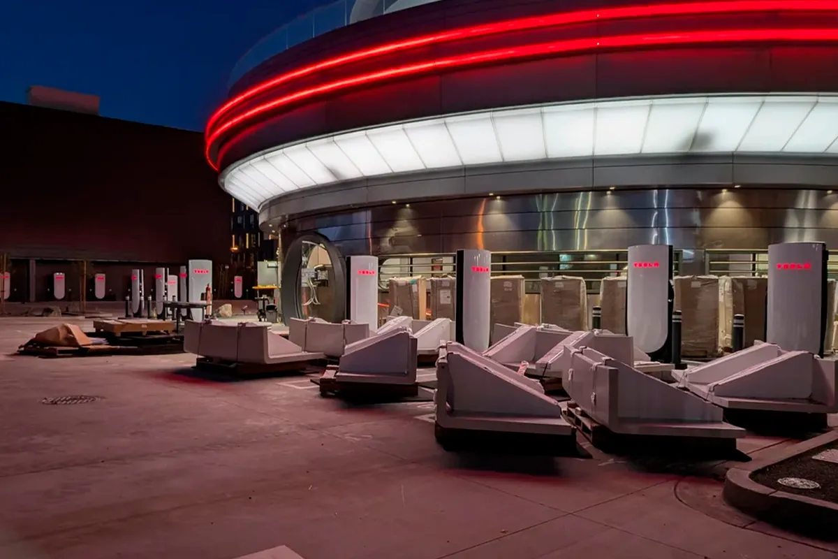 Tesla Diner: surgem novas imagens do restaurante em Los Angeles