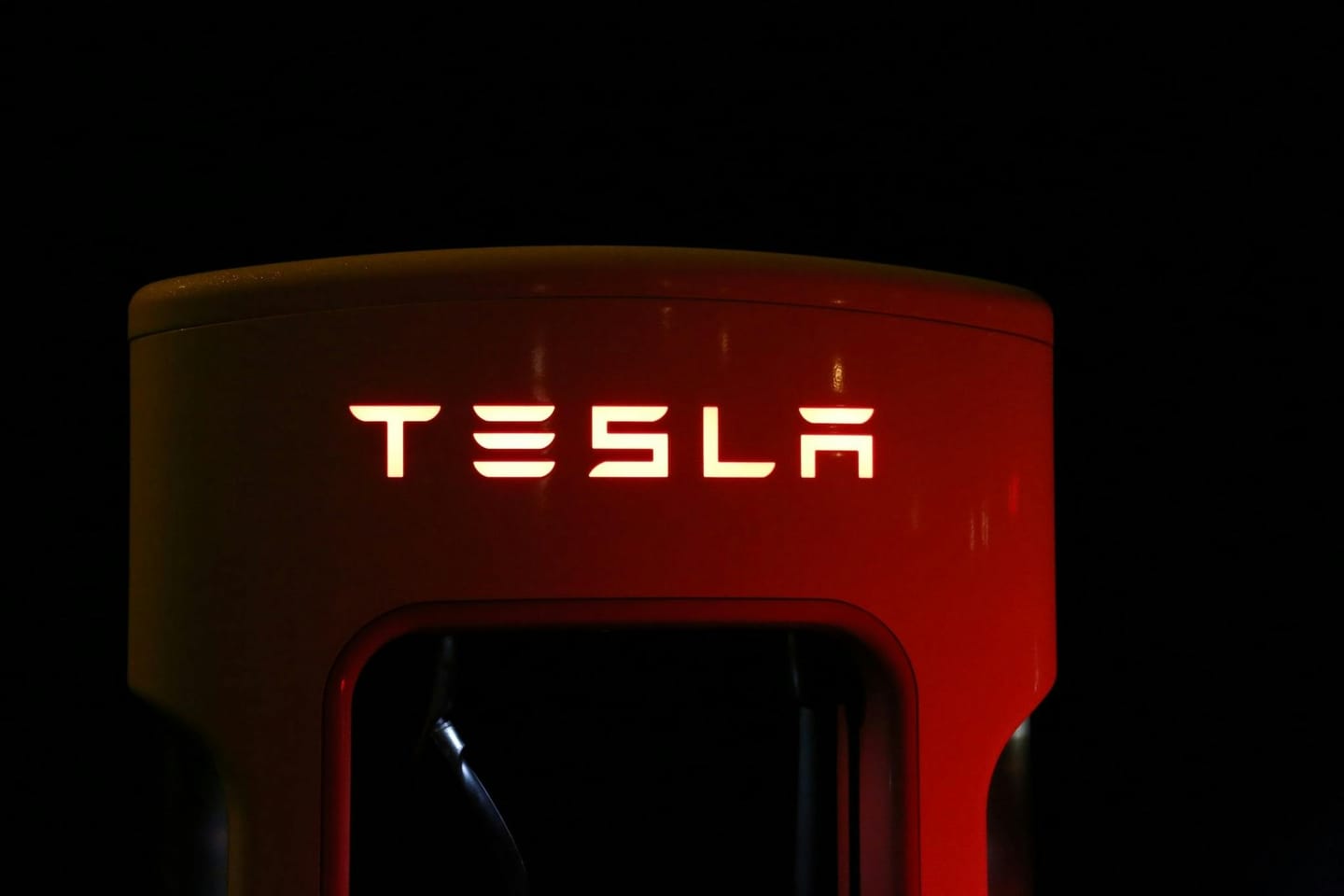 Obras no Supercharger de Fátima obrigam a encerramento temporário