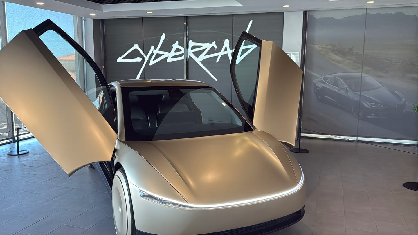 Cybercab em Lisboa: fui conhecer o novo robotáxi da Tesla!