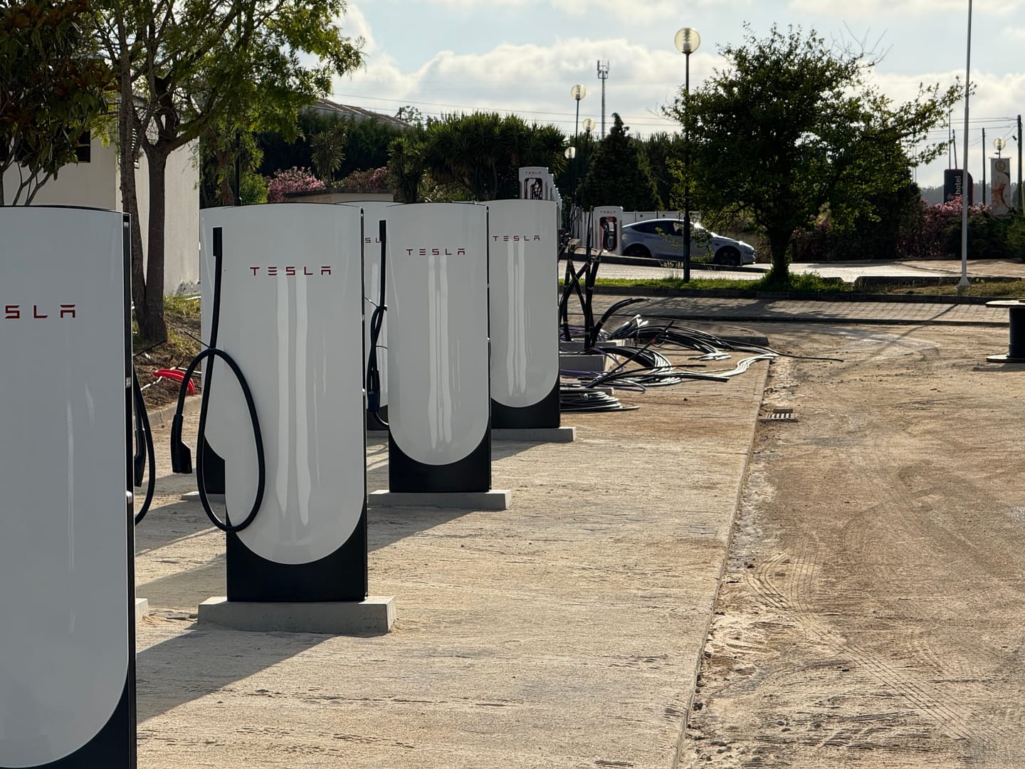 Expansão em curso: novos Superchargers V4 começam a ganhar forma na Mealhada
